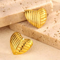 Ribbed heart stud